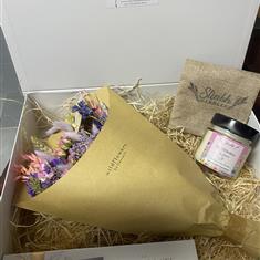 Forever in Bloom Giftbox Mathair