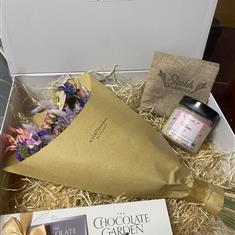 Forever in Bloom Hamper MAMO